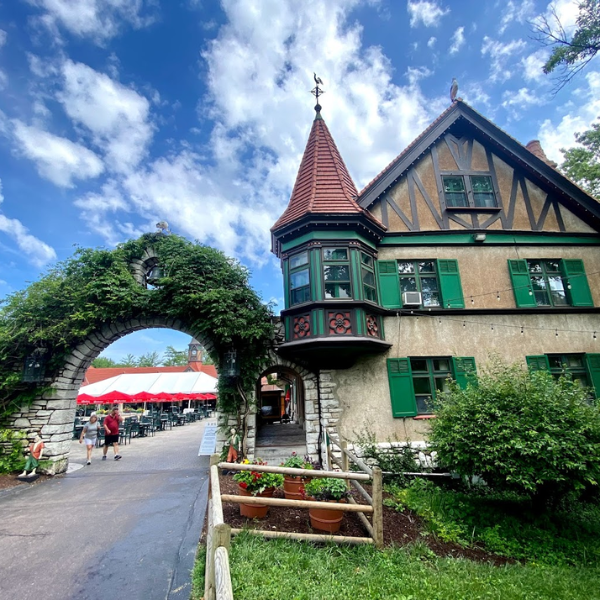 professional house cleaning and maid services in Oakland MO frees up families time to have more fun